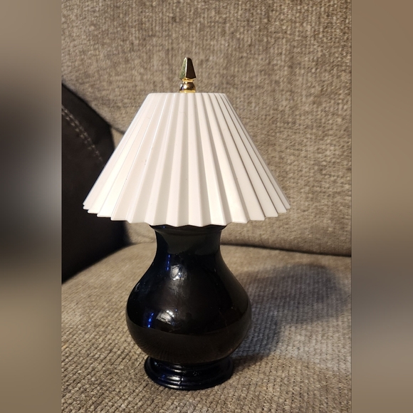 Avon Other - Vintage Avon Ming Blue Lamp decanter
